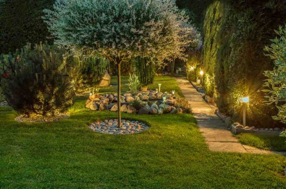 Faire poser des éclairages dans un jardin privé - Saint-Didier-au-Mont-d’Or - HORIZON PAYSAGE